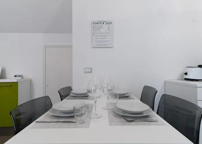 Lägenhet Italianway Easy - Plinio 64 *