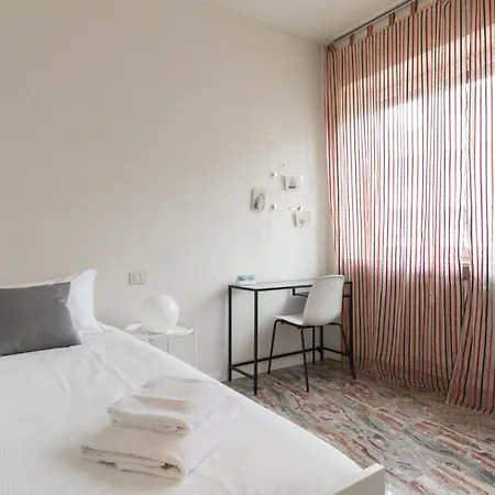 Italianway Easy - Plinio 64 ميلان